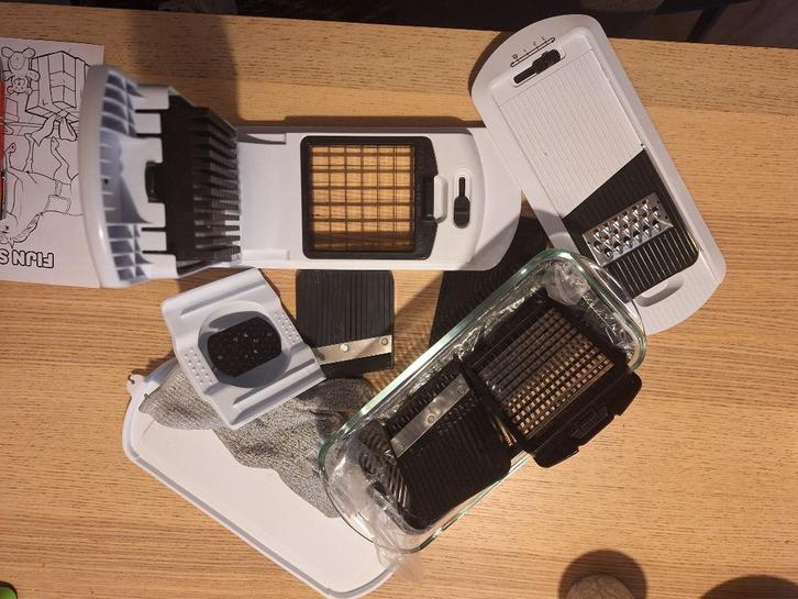 Multifunctionele rasp en salade snijder, Huis en Inrichting, Keuken | Keukenbenodigdheden, Zo goed als nieuw, Ophalen of Verzenden