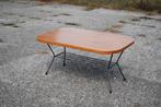 Salontafel massief houten blad met metalen onderstel, Ophalen, Gebruikt, 100 tot 150 cm, Vintage