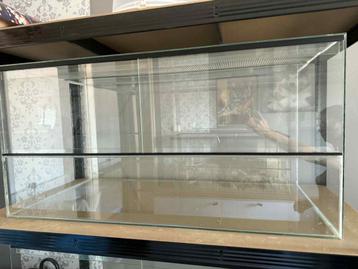 Terrarium 100x50x50 mag los weg of met spullen.  beschikbaar voor biedingen
