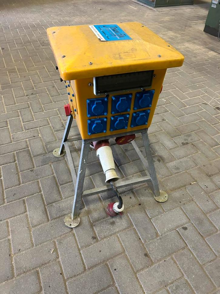 Elektra zwerfkast / verdeelkast - ideaal voor verbouwing, Doe-het-zelf en Verbouw, Elektra en Kabels, Gebruikt, Overige typen