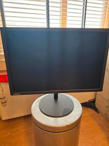 Monitor - Amstelveen beschikbaar voor biedingen