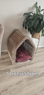 Leuk hondenhuis hondenbed rotan, Ophalen, Zo goed als nieuw, Riet