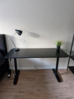 Zwart bureau Ikea Bekant 140x60cm, Huis en Inrichting, Bureaus, Ophalen, Zo goed als nieuw