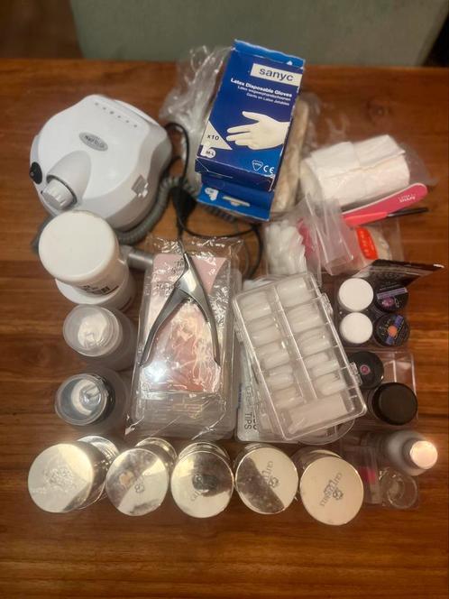 Complete set voor nagelstudio acryl nagels zelf zetten, Sieraden, Tassen en Uiterlijk, Uiterlijk | Cosmetica en Make-up, Zo goed als nieuw