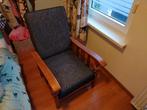 Vintage fauteuil met houten frame, Huis en Inrichting, Banken | Sofa's en Chaises Longues, Ophalen, Hout, Gebruikt, Eenpersoons
