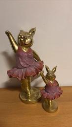 Twee dansende hazen beelden, Ophalen of Verzenden, Zo goed als nieuw, Dier