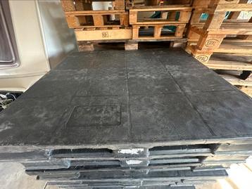 Kunststof pallets harde industriële pallets  beschikbaar voor biedingen