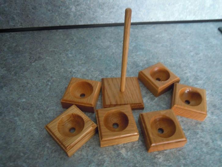 6  eikenhouten eierdopjes op standaard, Huis en Inrichting, Keuken | Keukenbenodigdheden, Nieuw, Ophalen of Verzenden