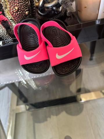 Nike slipper 18.5  (9 cm ) beschikbaar voor biedingen