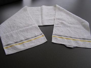 Sporthanddoek / handdoek, langwerpig wit met sierstreep beschikbaar voor biedingen