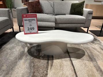 Showmodel Salontafel Seki wit organisch beschikbaar voor biedingen