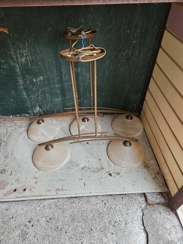 Hanglampen beschikbaar voor biedingen