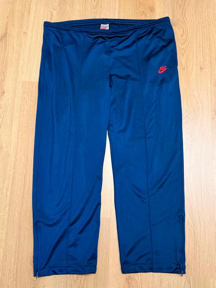 Nike Vintage 90’s Donkerblauw Trainingsbroek • Maat XL, Kleding | Heren, Broeken en Pantalons, Gedragen, Maat 56/58 (XL), Blauw