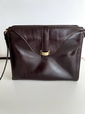 Schoudertas Claudio Ferrici, classico, bruinleer 25x20x7 cm beschikbaar voor biedingen