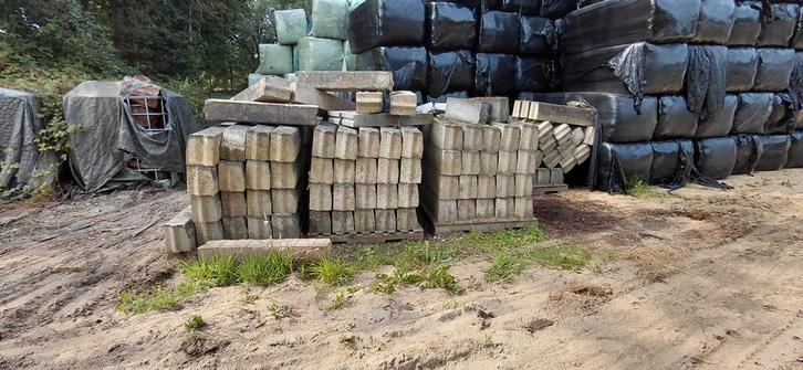 Betonnen bandjes, Tuin en Terras, Bielzen en Borders, Gebruikt, Biels, Beton, 25 tot 50 cm, 100 tot 200 cm, Minder dan 25 cm, Ophalen