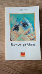Anke de Vries - Blauwe Plekken, Ophalen of Verzenden, Zo goed als nieuw