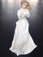 Royal Doulton HN 3390 "thank you" porseleinen beeldje, Ophalen of Verzenden, Zo goed als nieuw, Mens