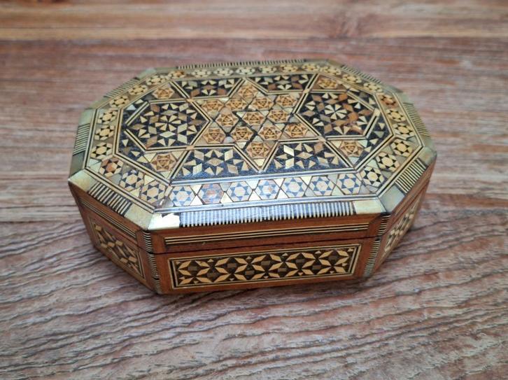 juwelen-kistje sierraden onderdelen sigaren hout houten kist, Antiek en Kunst, Curiosa en Brocante, Ophalen