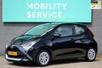 Toyota Aygo 1.0 VVT-i x-play AC Cam CarPlay CV, Voorwielaandrijving, Stof, Gebruikt, 4 stoelen