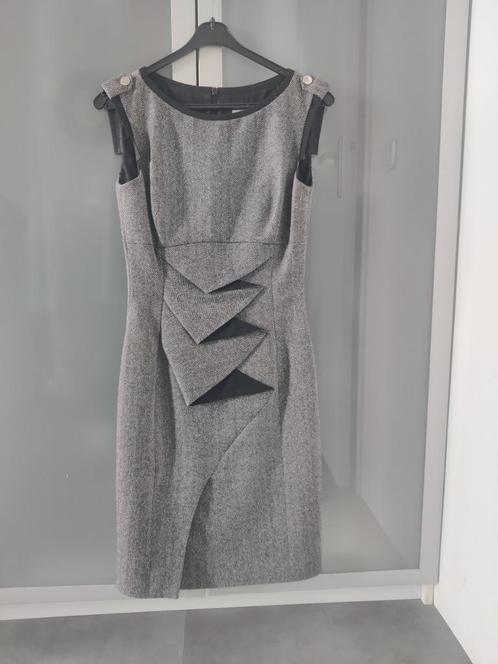 Prachtige jurk, amper gedragen, in perfecte staat, Kleding | Dames, Jurken, Zo goed als nieuw, Maat 36 (S), Grijs, Onder de knie