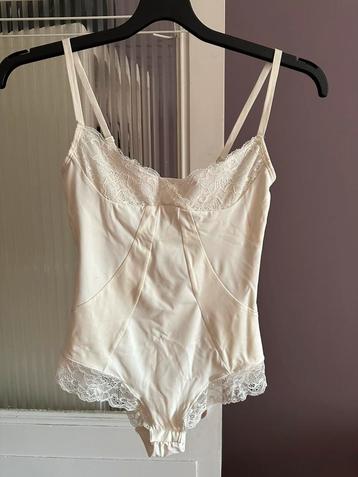 Wit crème bodystocking maat S beschikbaar voor biedingen