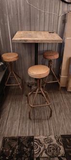 statafel + 3 krukken, Ophalen, In hoogte verstelbaar
