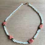 Set oorbellen met bijpassende hanger, Met hanger, Kunststof, Wit, Ophalen of Verzenden