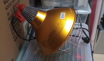 een grote warmte lamp beschikbaar voor biedingen