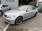 BMW 3-serie 318i High Executive Lpg G3 ( MOTOR TIKT ), Auto's, BMW, Origineel Nederlands, Te koop, Zilver of Grijs, 5 stoelen