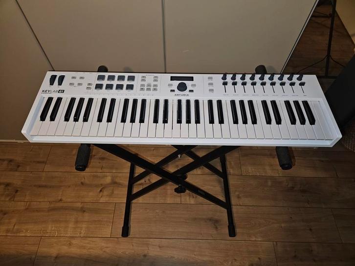 Arturia Keylab 61 MIDI Keyboard Controller, Muziek en Instrumenten, Keyboards, Zo goed als nieuw, 61 toetsen, Overige merken, Aanslaggevoelig