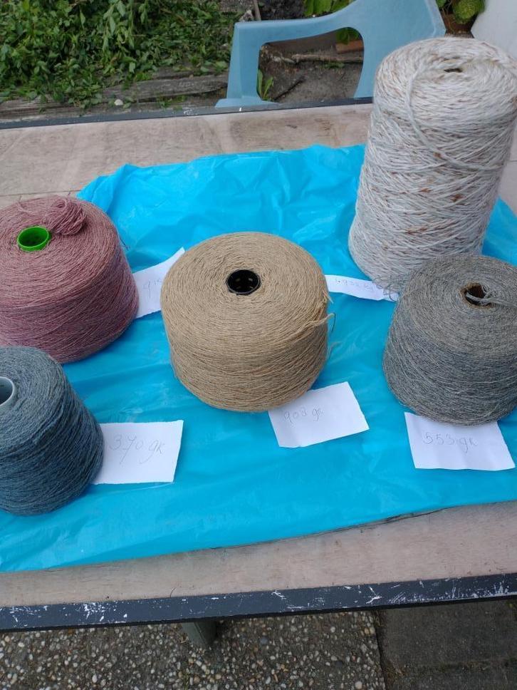 Hoge Weefkruk met anti slip en klossen weefgaren, Hobby en Vrije tijd, Spinnewielen en Spinnen, Nieuw, Overige typen, Ophalen of Verzenden