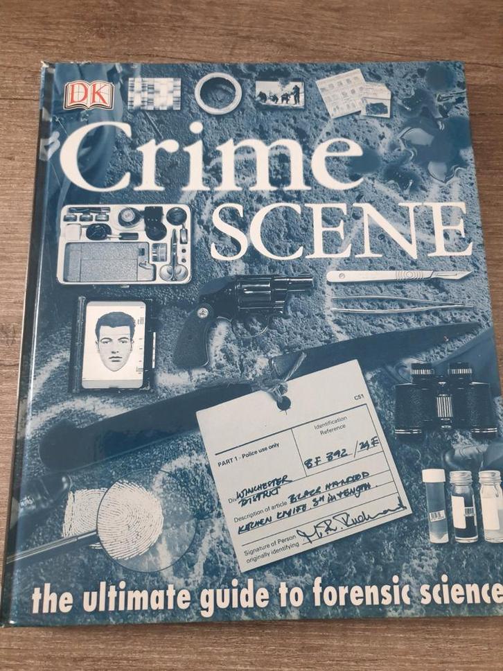 Crime Scene: The Ultimate Guide to Forensic Science, Boeken, Overige Boeken, Gelezen, Ophalen of Verzenden