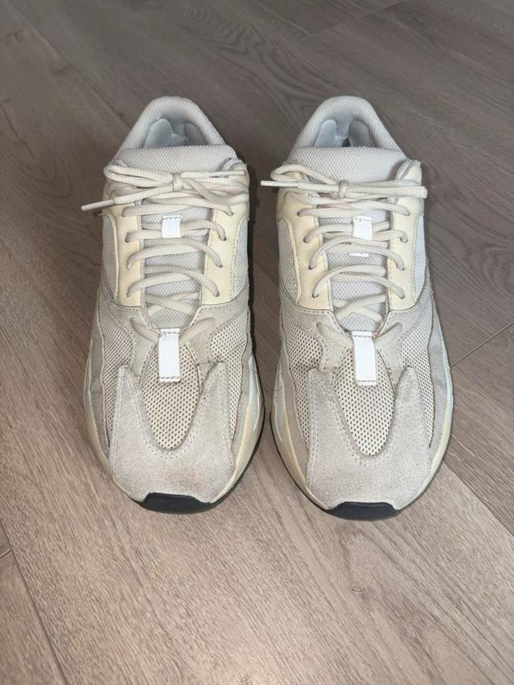 Adidas Yeezy Boost 700 Analog - Maat 42, Kleding | Heren, Schoenen, Zo goed als nieuw, Sneakers of Gympen, Overige kleuren, Ophalen of Verzenden
