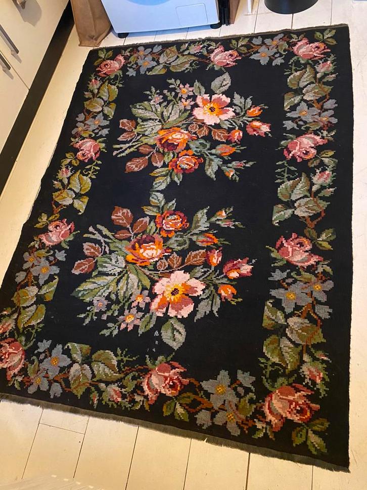 Rozenkelim Vloerkleed - Prachtig Design!, Huis en Inrichting, Stoffering | Tapijten en Kleden, Zo goed als nieuw, 150 tot 200 cm