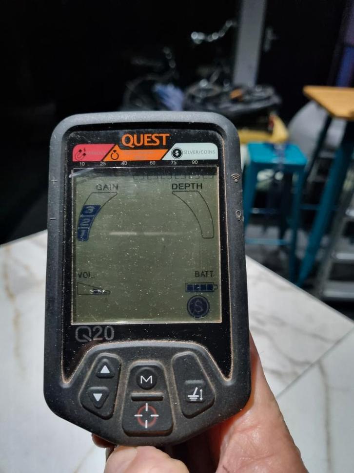 Bieden Quest Q20 Metaaldetector - Zoek de schat!, Hobby en Vrije tijd, Metaaldetectors, Gebruikt, 30 cm of minder, Overige merken