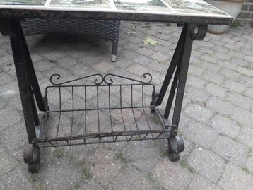 Vintage Lectuurbak/Bijzettafel gietijzeren frame beschikbaar voor biedingen