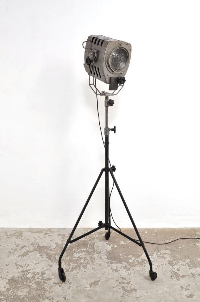 Vintage industriële theaterspot spot filmspot op statief, Huis en Inrichting, Lampen | Vloerlampen, Gebruikt, 150 tot 200 cm, Ophalen of Verzenden