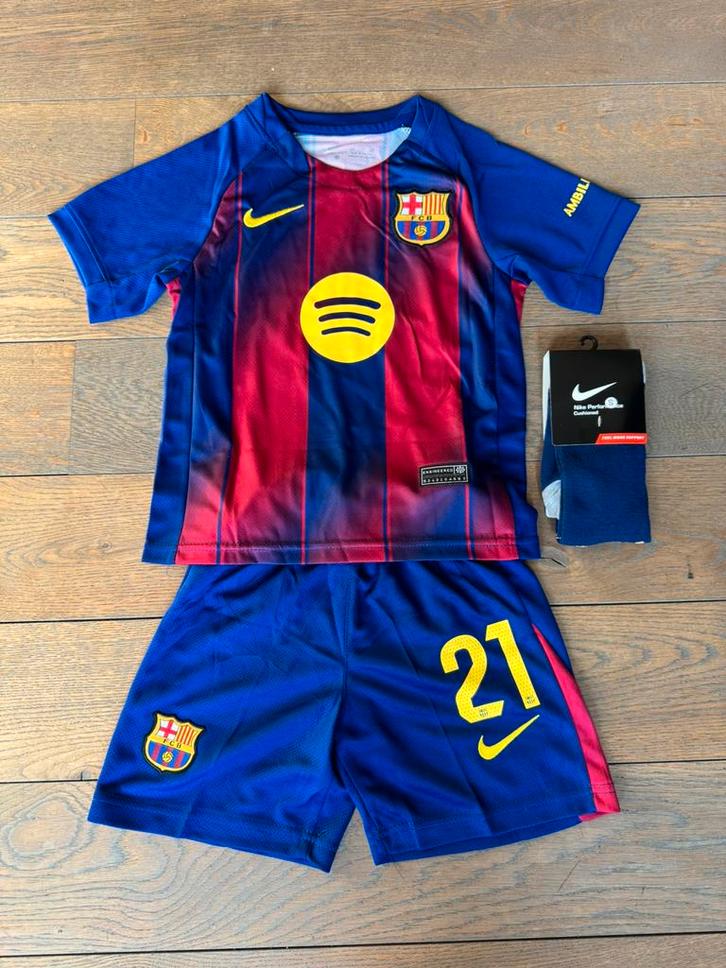 Nieuw FC Barcelona thuis tenue Frenkie de Jong 2025/2026, Sport en Fitness, Voetbal, Zo goed als nieuw, Set, Maat XS of kleiner