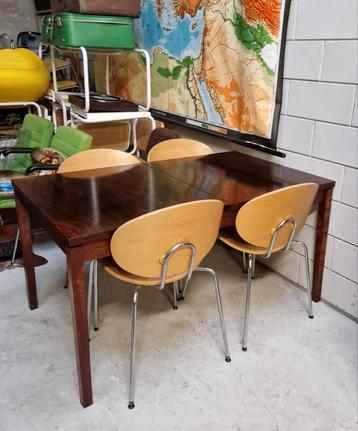 vintage eettafel jaren 60 tafel  beschikbaar voor biedingen