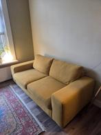 Okergeel tweezits bank, Huis en Inrichting, Banken | Bankstellen, Ophalen, Gebruikt, 150 tot 200 cm, Tweepersoons