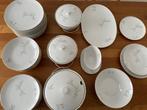 compleet eetservies 12-persoons (jaren '50; merk Olympia), Huis en Inrichting, Keuken | Servies, Ophalen, Overige materialen, Gebruikt