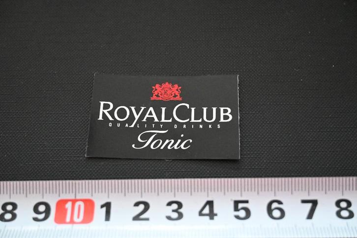 sticker frisdrank ROYAL CLUB TONIC quality drinks, Verzamelen, Stickers, Zo goed als nieuw, Ophalen