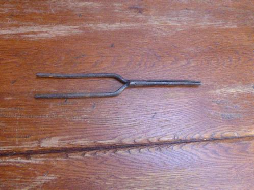 Antieke ijzeren krultang., Antiek en Kunst, Antiek | Gereedschap en Instrumenten, Ophalen of Verzenden
