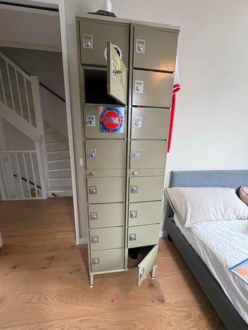 TE KOOP stalen lokkerkast beschikbaar voor biedingen