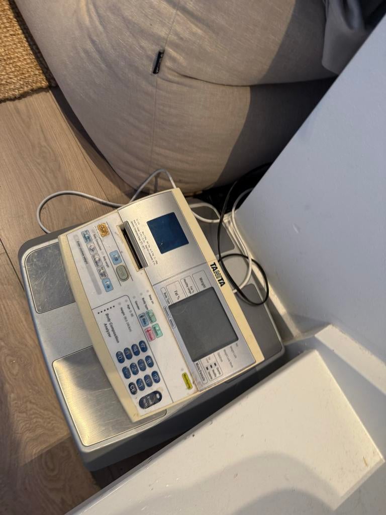 Tanita Weegschaal met Lichaamsanalyse, Witgoed en Apparatuur, Weegschalen, Gebruikt, Personenweegschaal, 1 tot 500 gram, 100 kg of meer