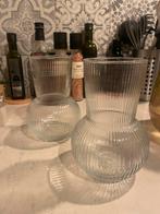 2 IKEA Vazen - Ribbel Design, Huis en Inrichting, Woonaccessoires | Vazen, Wit, Ophalen of Verzenden, Minder dan 50 cm, Glas