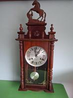 Antieke Wandklok met Paard, Antiek en Kunst, Ophalen of Verzenden