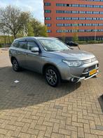 Mitsubishi Outlander instyle+ 2.0 Phev 4WD 2015 Zilvergrijs, Auto's, 1998 cc, Outlander, 4 cilinders, Stoelverwarming