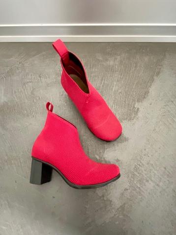 i551 Lage laarsjes enkel-laarzen maat 38 schoenen hak d-rood beschikbaar voor biedingen