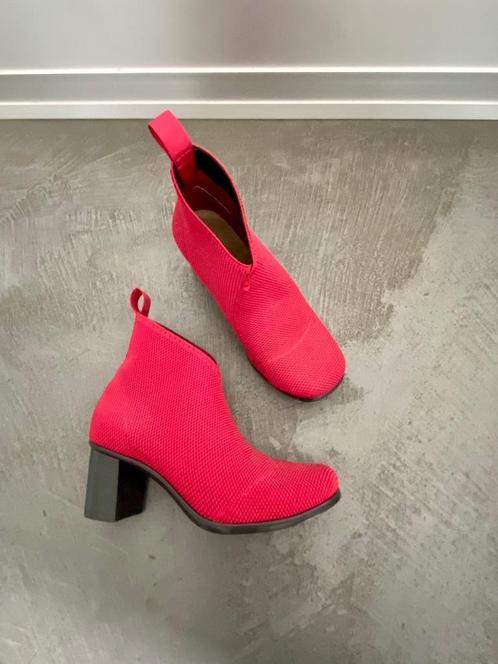 i551 Lage laarsjes enkel-laarzen maat 38 schoenen hak d-rood, Kleding | Dames, Schoenen, Zo goed als nieuw, Rood, Ophalen of Verzenden